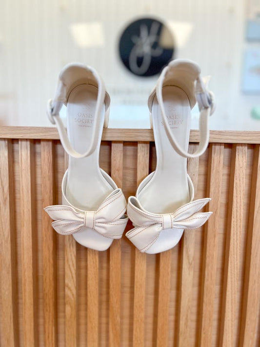 Sweet White Low Heel with Bow